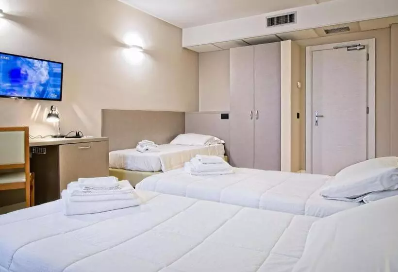 スタンダードトリプルルーム, Albergo Papillon