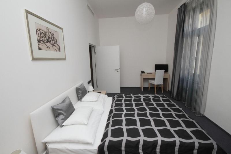 スタンダードトリプルルーム, Arkadia