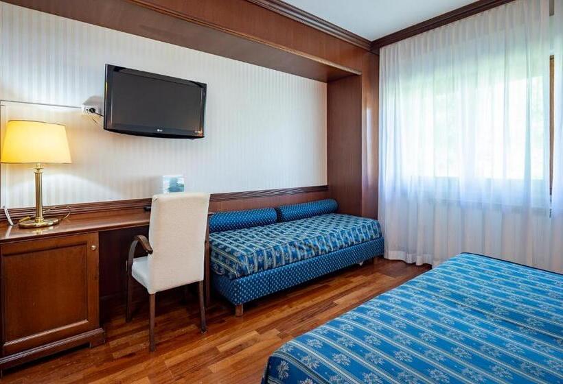 חדר קומפורט לשלושה, Corona & Spa