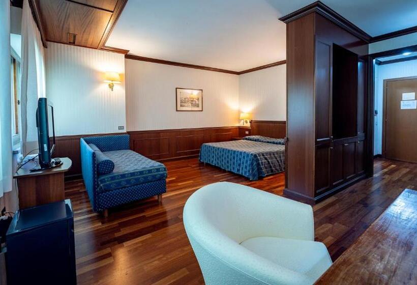 חדר סופריור לארבעה, Corona & Spa