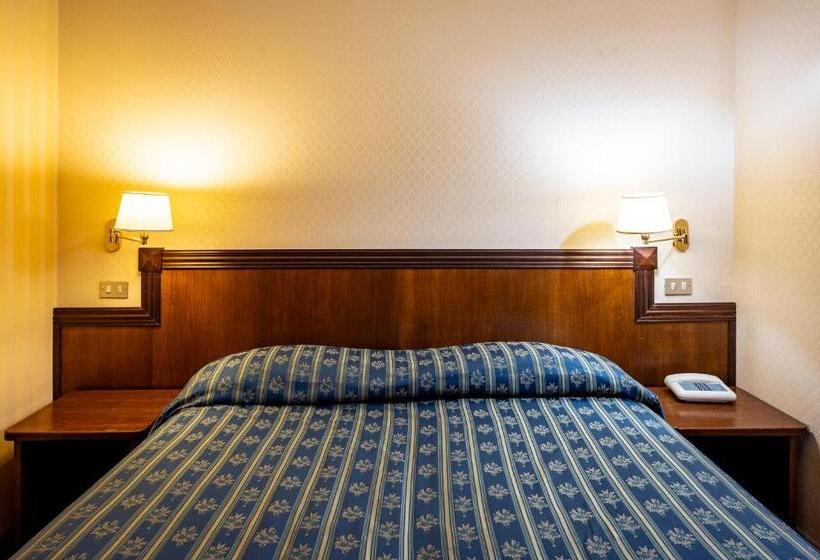 חדר משפחתי דלוקס, Corona & Spa