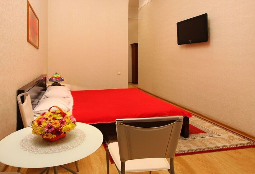 Standart Oda, Ekaterina