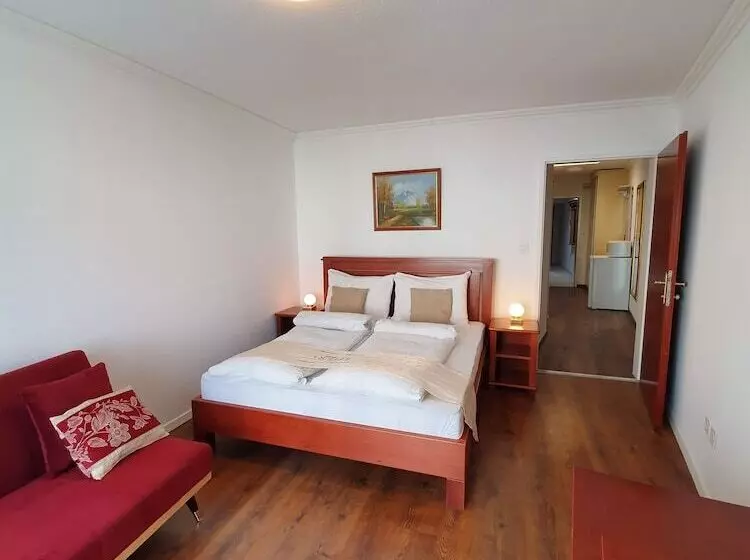 ファミリールーム, Esos Hotel Quelle
