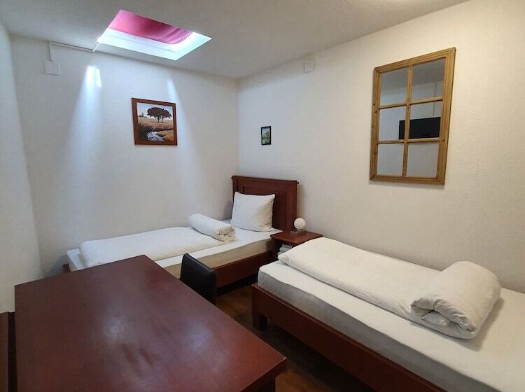 ファミリールーム, Esos Hotel Quelle