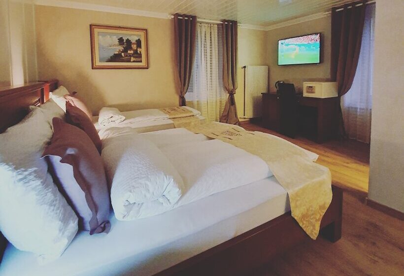 スタンダードトリプルルーム, Esos Hotel Quelle