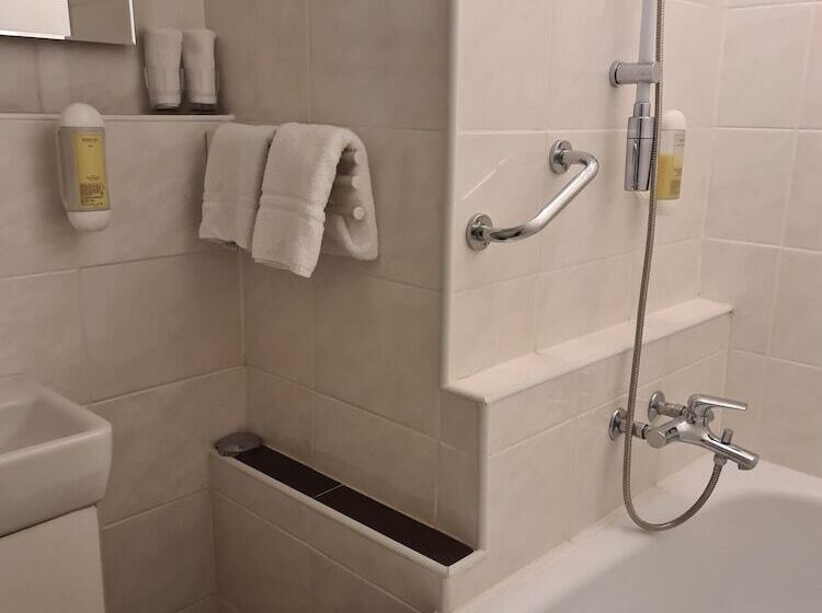 اتاق اکونومی, Esos Hotel Quelle