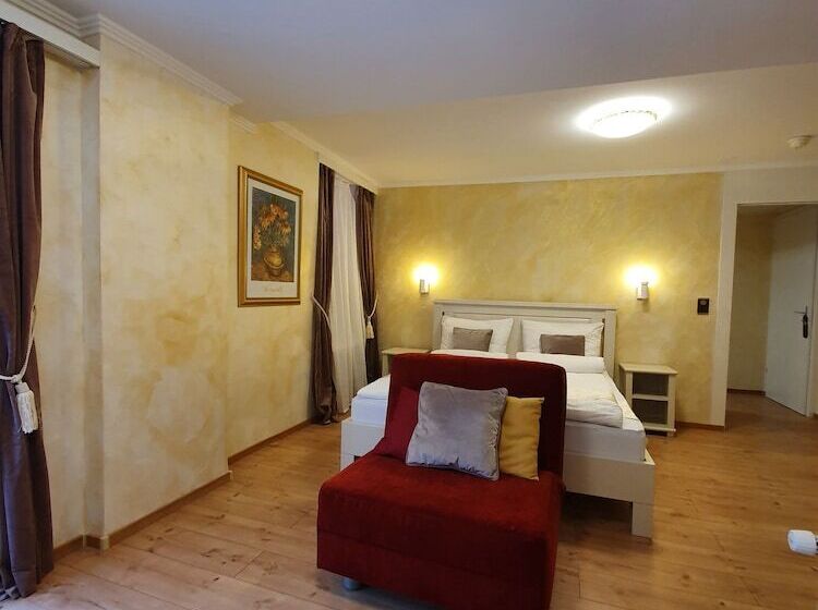 اتاق استاندارد سه تخته با بالکن, Esos Hotel Quelle