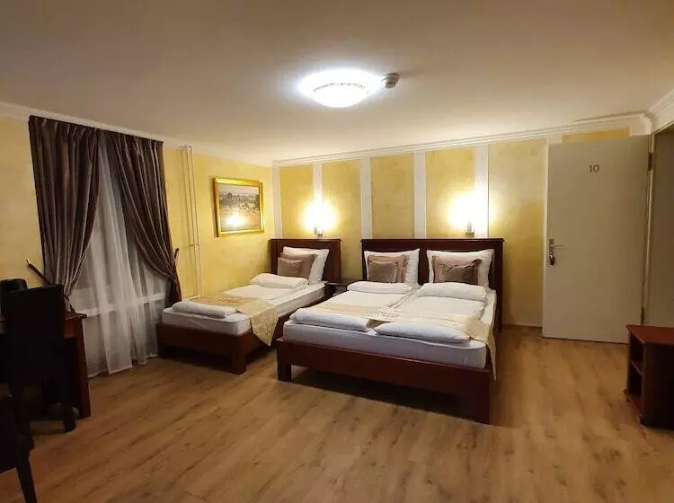 バルコニー付きスタンダードトリプルルーム, Esos Hotel Quelle