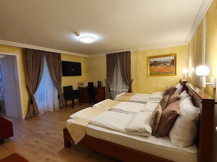 バルコニー付きスタンダードトリプルルーム, Esos Hotel Quelle