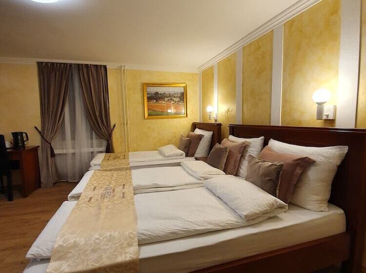 バルコニー付きスタンダードトリプルルーム, Esos Hotel Quelle