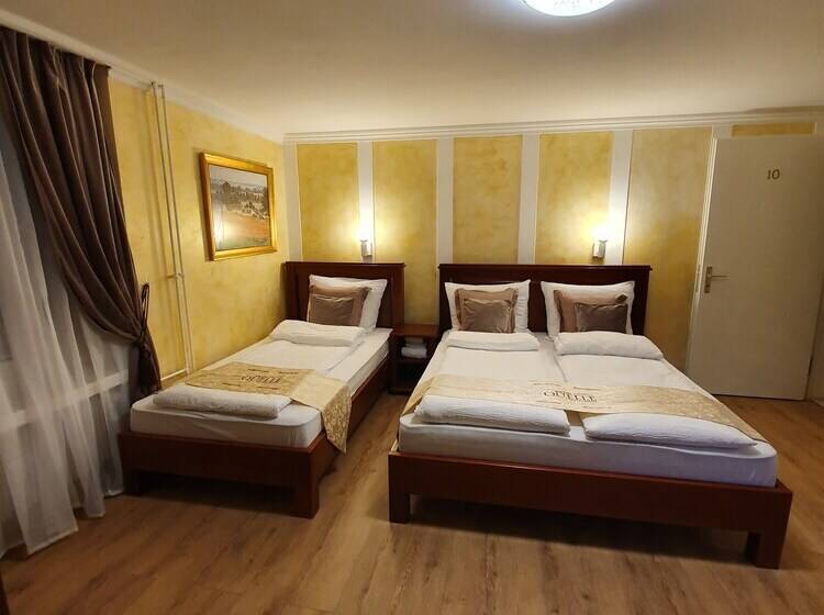 اتاق استاندارد سه تخته با بالکن, Esos Hotel Quelle