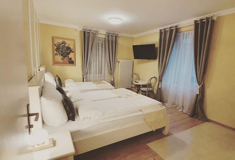 スタンダードトリプルルーム, Esos Hotel Quelle