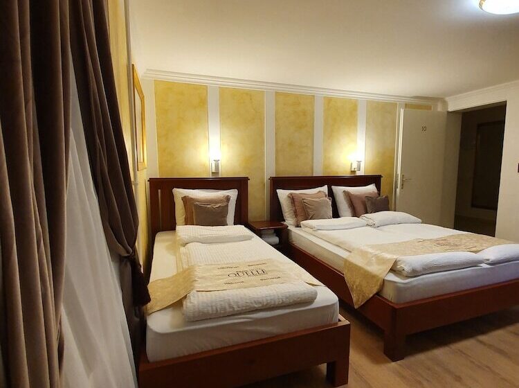 バルコニー付きスタンダードトリプルルーム, Esos Hotel Quelle