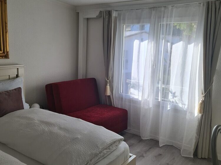 バルコニー付きスタンダードトリプルルーム, Esos Hotel Quelle