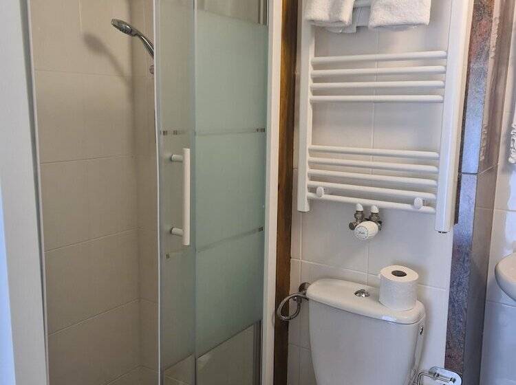 バルコニー付きスタンダードトリプルルーム, Esos Hotel Quelle