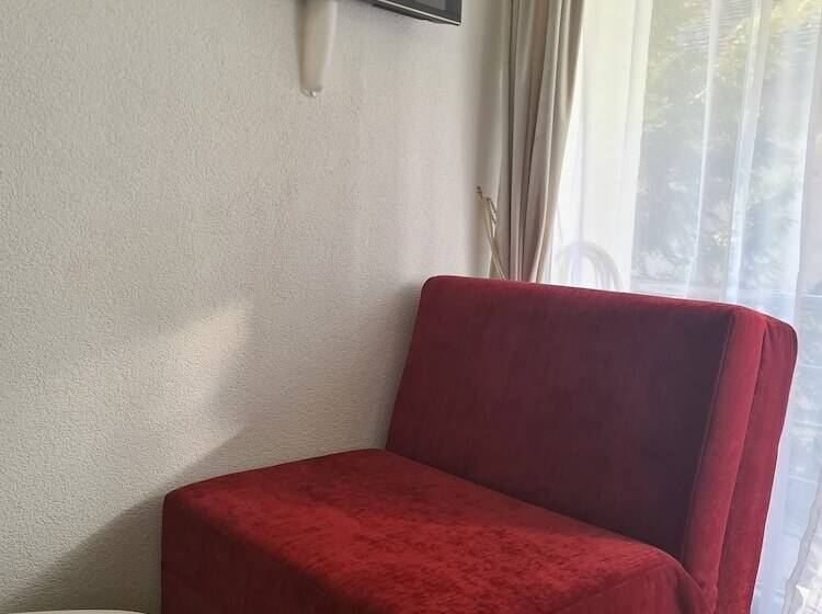 バルコニー付きスタンダードトリプルルーム, Esos Hotel Quelle