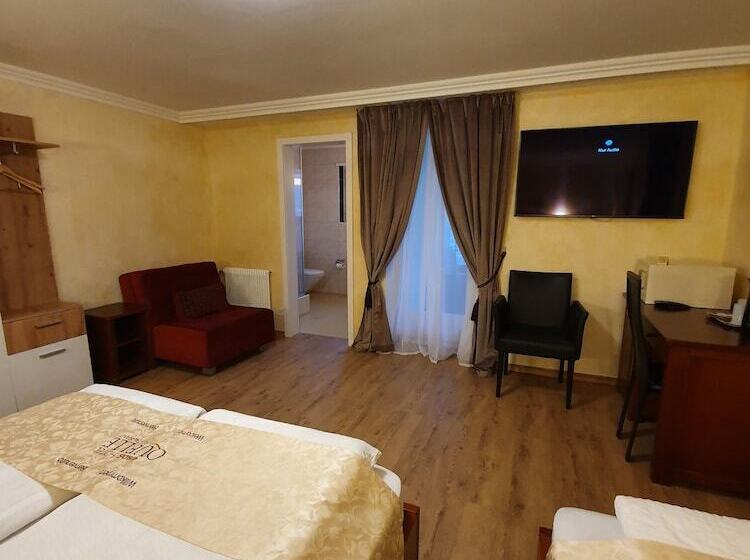 バルコニー付きスタンダードトリプルルーム, Esos Hotel Quelle