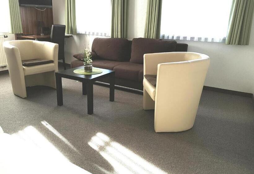 コンフォートルーム, Garni Goldene Traube