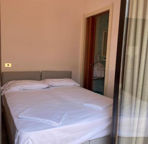 غرفة أساسية مزودة بشُرفة, Garni Onda