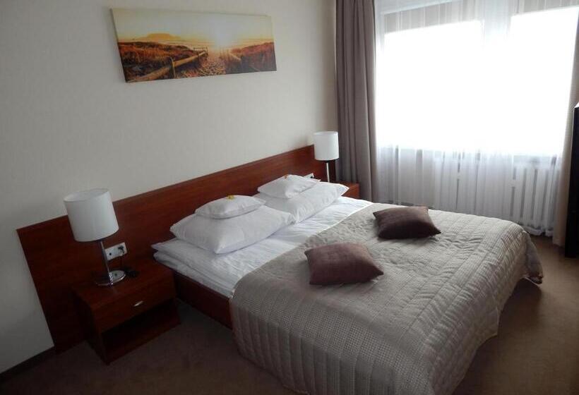 Номер Стандарт Плюс, Gromada Pila