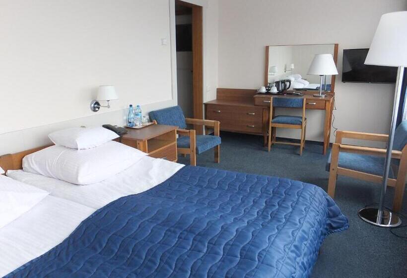 Номер Стандарт, Gromada Pila