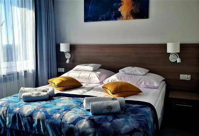 Номер Deluxe, Gromada Pila