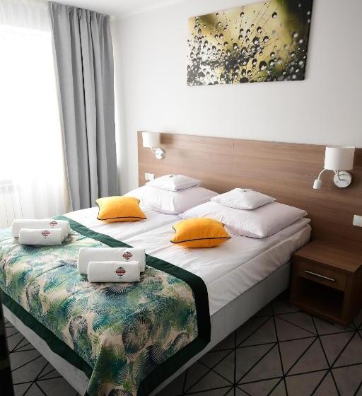 Номер Deluxe, Gromada Pila