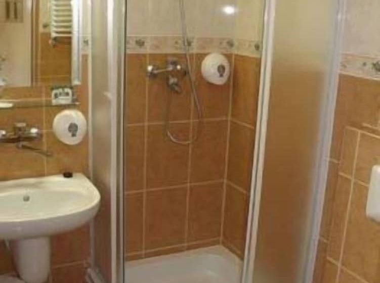 Номер Стандарт, Gromada Pila