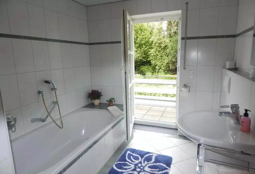 テラスつきの2ベッドルームアパートメント, & Gasthof Hubertushöhe Ihr Hotel Für Urlaub Mit Hund