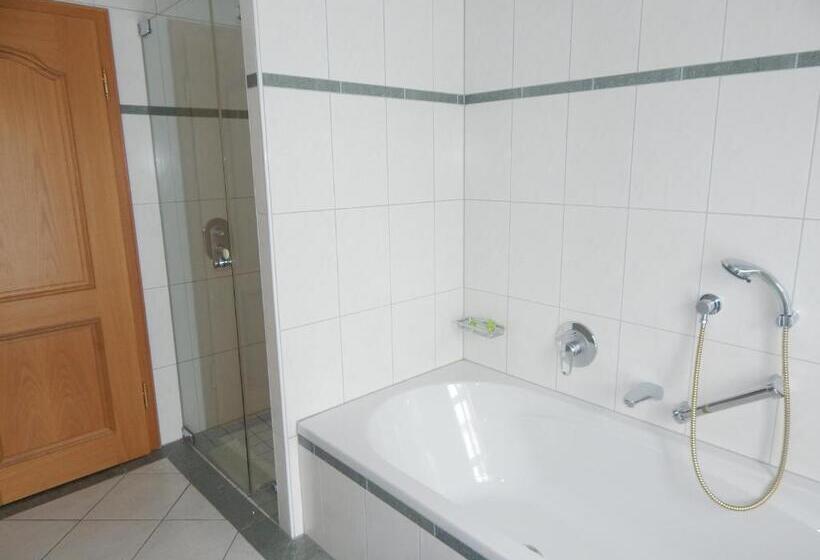 شقة غرفتين نوم مزودة بتراس, & Gasthof Hubertushöhe   Ihr Hotel Für Urlaub Mit Hund