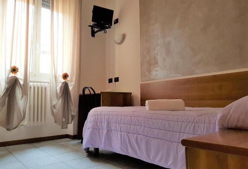 חדר סטנדרט יחיד, Marinoni