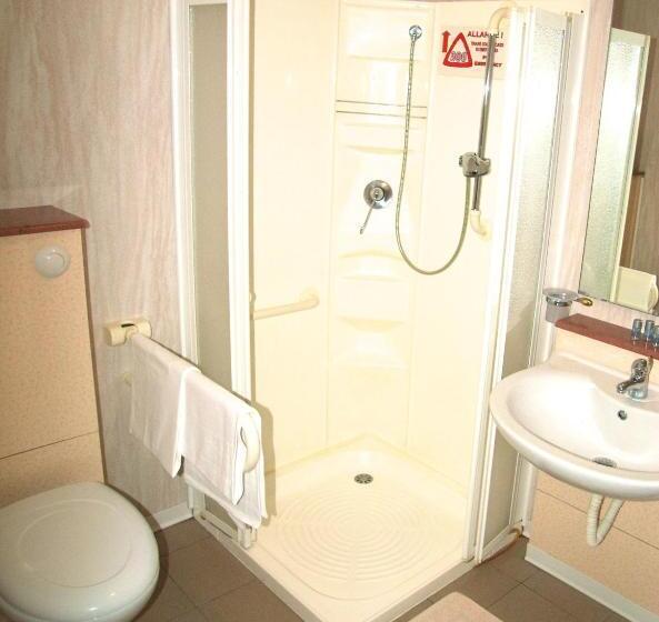 חדר סטנדרט לשלושה, Marinoni