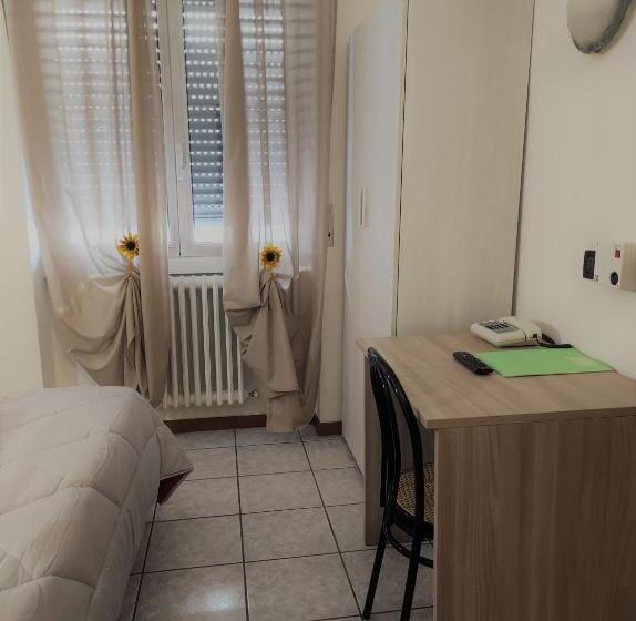 חדר סטנדרט, Marinoni