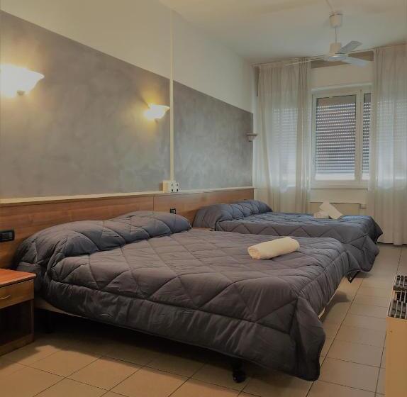 חדר סטנדרט לארבעה, Marinoni