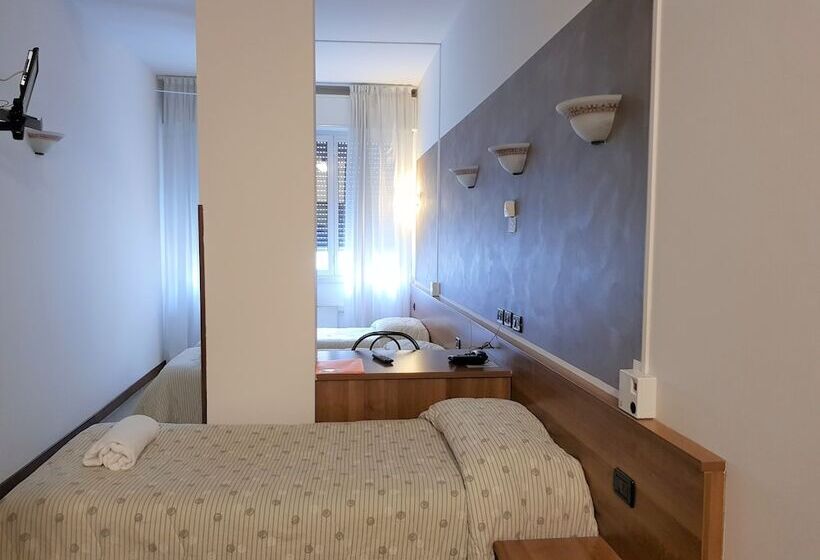 חדר סטנדרט לשלושה, Marinoni