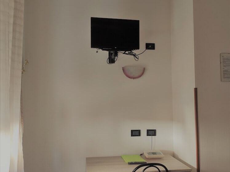 חדר סטנדרט יחיד, Marinoni