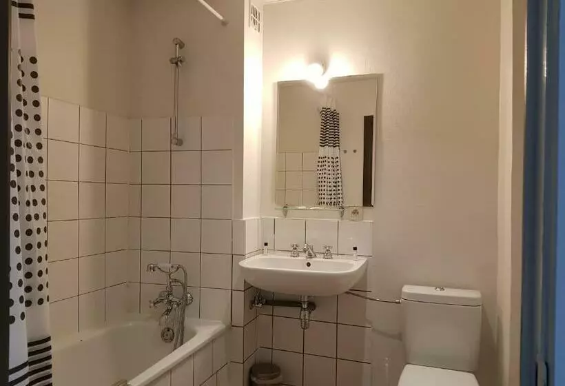 Standard-huone, O Ieper