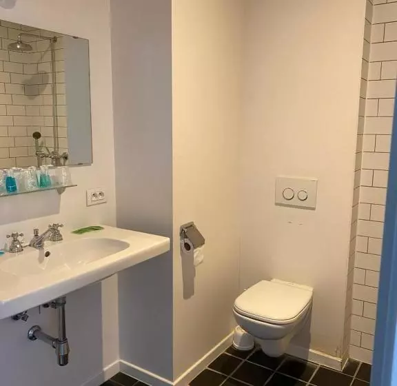Standard Kolmen Hengen Huone, O Ieper