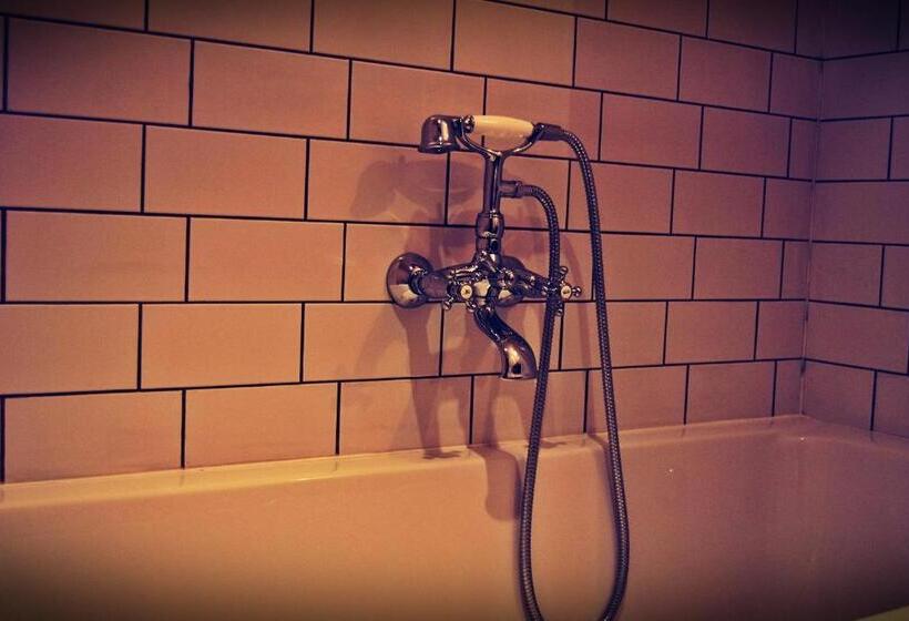 غرفة قياسية ثلاثية, O Ieper