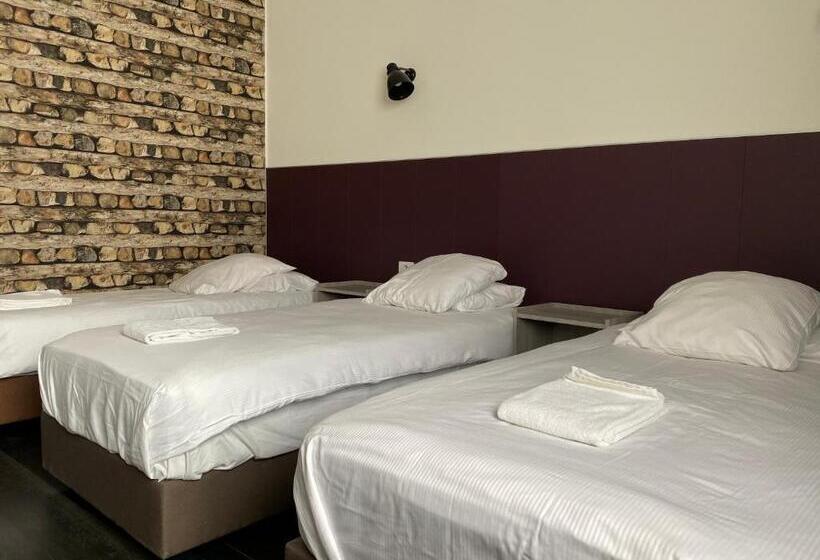 غرفة قياسية ثلاثية, O Ieper