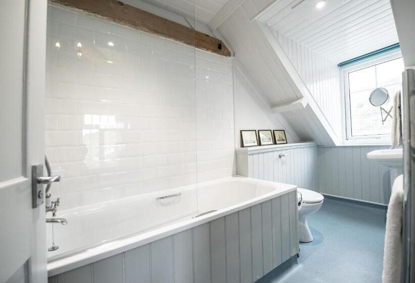 标准间, Port Gaverne