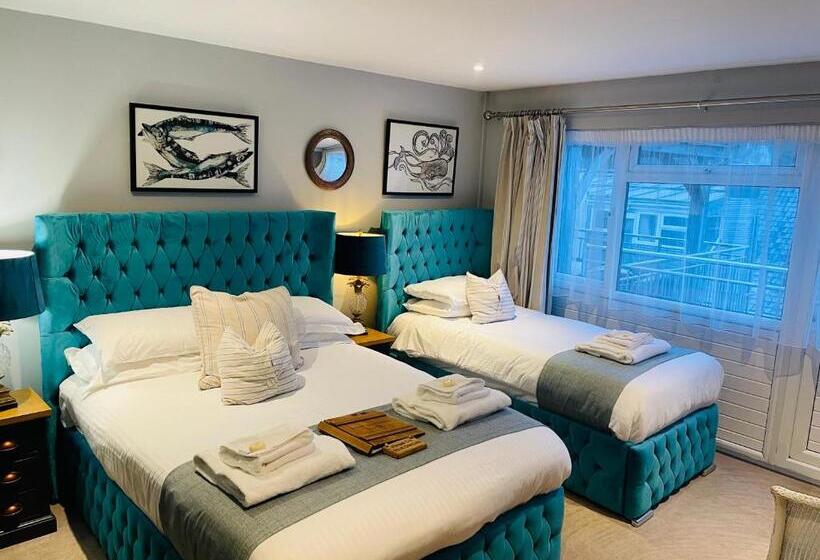 家庭间, Port Gaverne