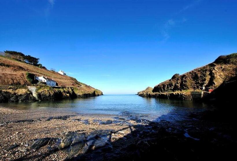 Номер Стандарт Вид на Сад, Port Gaverne