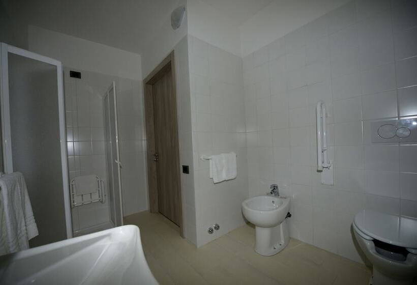 اتاق استاندارد با بالکن, San Benedetto