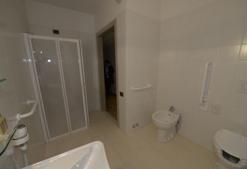 اتاق استاندارد با بالکن, San Benedetto