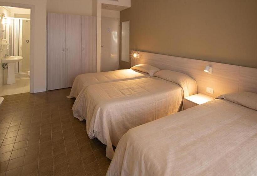 اتاق استاندارد سه نفره, Scacciapensieri