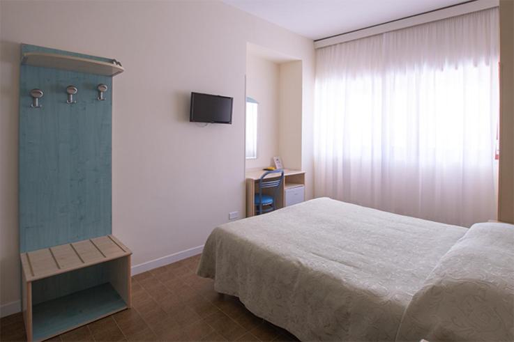 اتاق اکونومی, Scacciapensieri