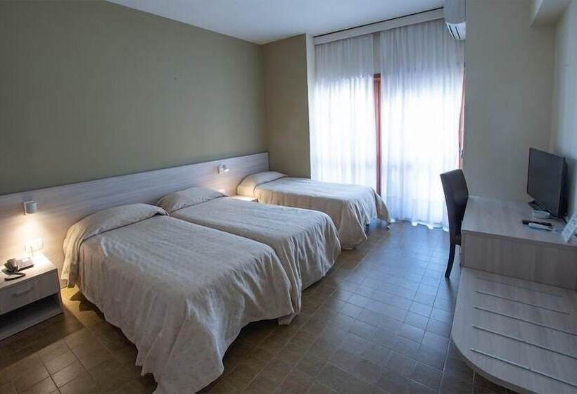 اتاق استاندارد سه نفره, Scacciapensieri