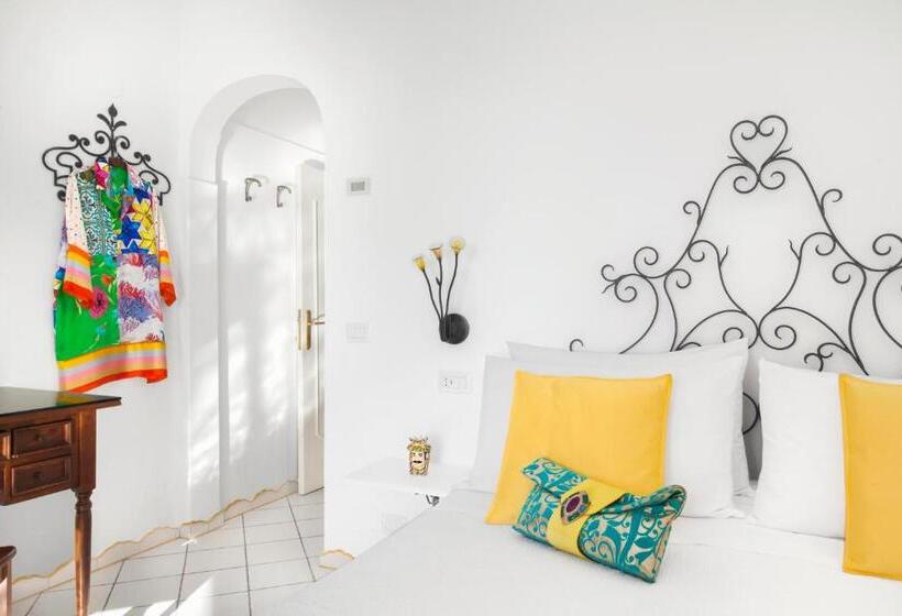 Номер Стандарт Вид на Море, Smeraldo