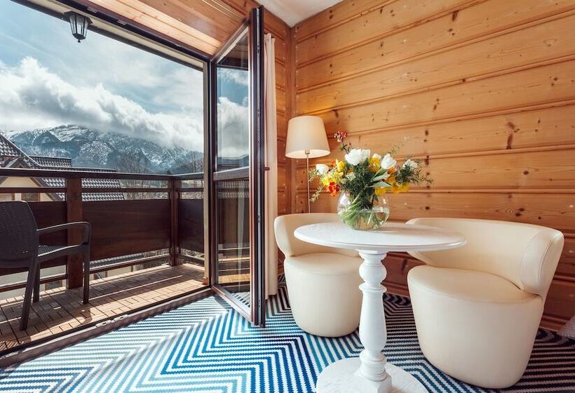 اتاق لوکس, New Willa Jan